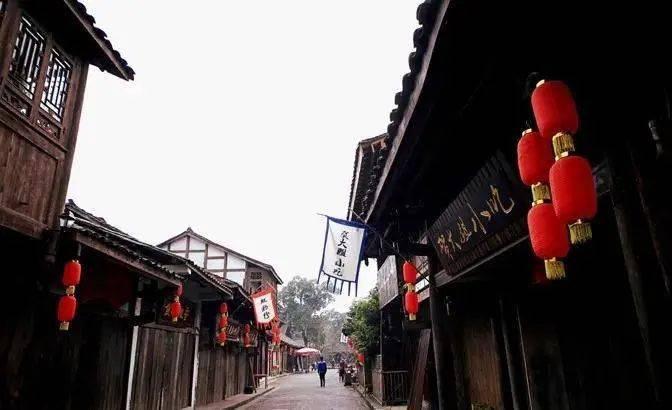 山鹰国际:宿州基地第一阶段年产90万吨包装纸热电联产项目目前处于土建施工阶段